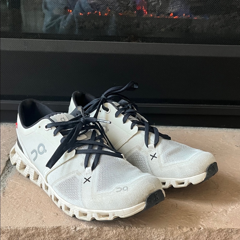 On Running Women’s White and Black Athletic Shoes